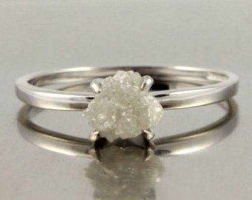 טבעת בשיבוץ יהלום גלם לבן כסף 925 מידה: 7.5 הטבעת: 0.74 קרט