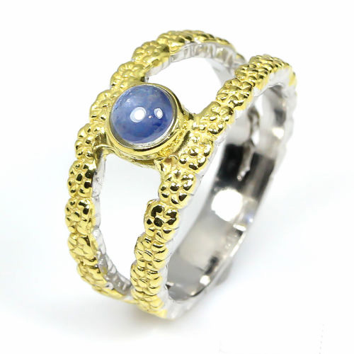 טבעת בשיבוץ אבן ספיר כחול עבודת יד כסף 925 וציפוי זהב הטבעת: 24.3 קרט