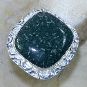 טבעת כסף 925 משובצת אבן ג'ספר ירוק מידה: 8