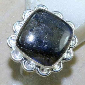 טבעת כסף 925 משובצת אבן לברדורייט עיצוב מרובע מידה: 9