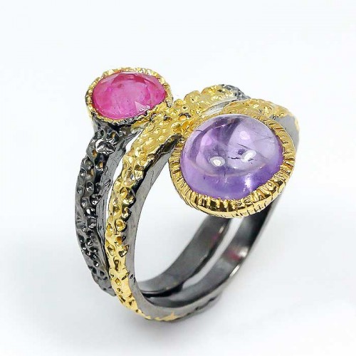 טבעת בשיבוץ אמטיסט ורובי טבעת יוקרה עבודת יד כסף ציפוי זהב ורודיום שחור מידה: 8