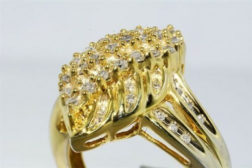 טבעת כסף 925 ציפוי זהב בשיבוץ 46 יהלומים לבנים 65. קרט ניקיון: I2 מידה: 6.75
