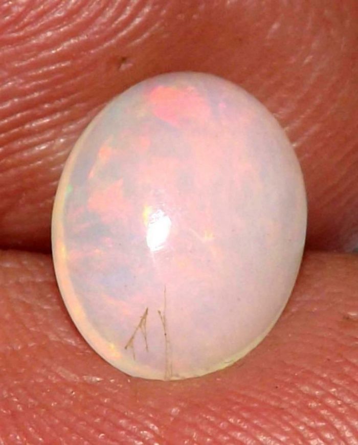 אופל לבן אש Opal מלוטש לשיבוץ (אתיופיה) במשקל: 0.95 קרט