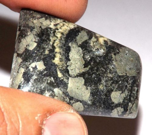 קאלקו פיריט זהב Chalcopyrite מלוטש לשיבוץ - הודו משקל: 54.30 קרט
