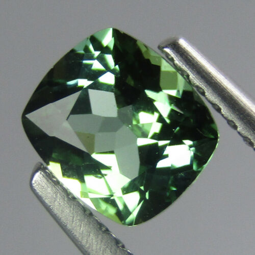 טורמלין Tourmaline ירוק מלוטש לשיבוץ - מוזמביק ניקיון: VVS במשקל: 1.15 קרט